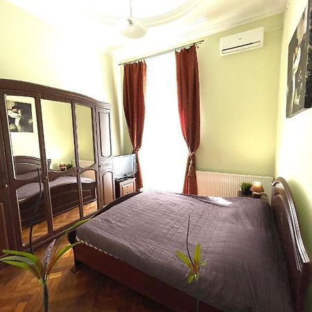 3 Rooms Apartments In The City Centr إلفيف المظهر الخارجي الصورة