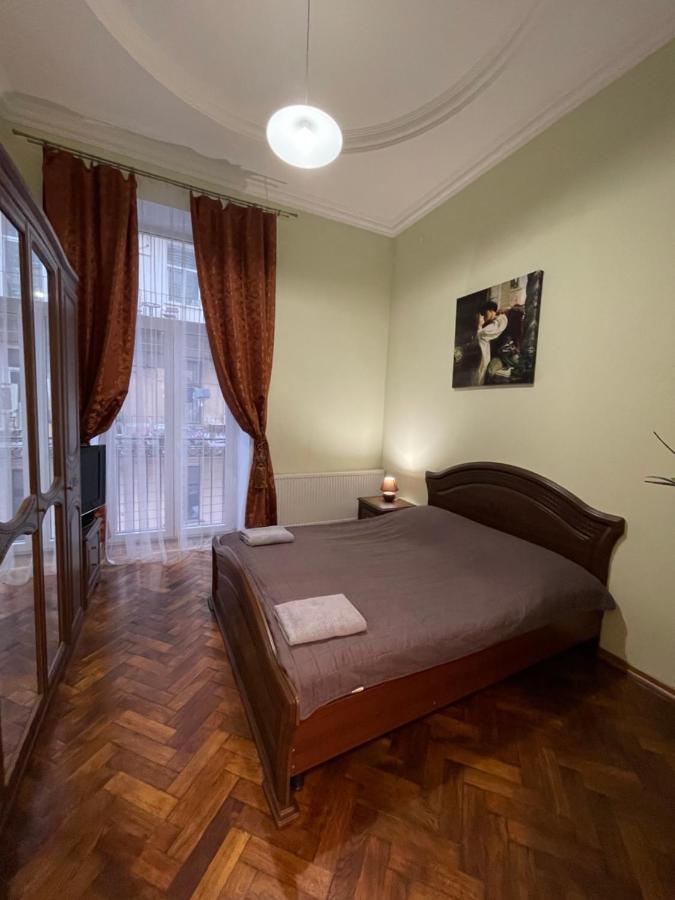 3 Rooms Apartments In The City Centr إلفيف المظهر الخارجي الصورة