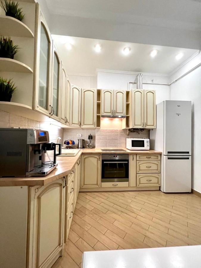 3 Rooms Apartments In The City Centr إلفيف المظهر الخارجي الصورة
