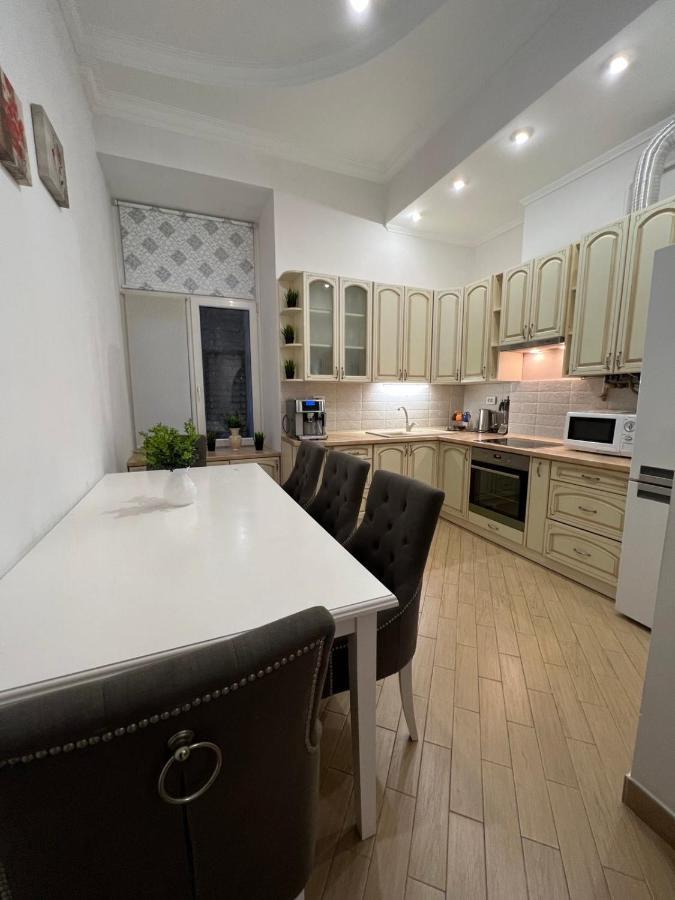 3 Rooms Apartments In The City Centr إلفيف المظهر الخارجي الصورة