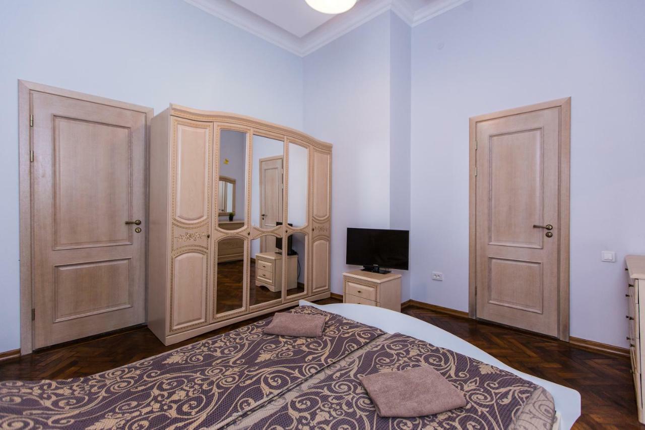 3 Rooms Apartments In The City Centr إلفيف المظهر الخارجي الصورة