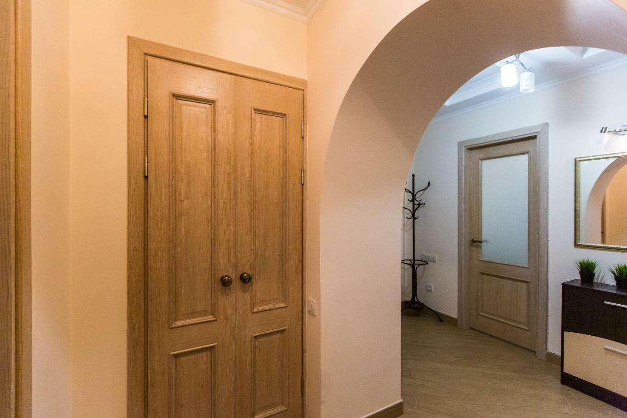 3 Rooms Apartments In The City Centr إلفيف المظهر الخارجي الصورة