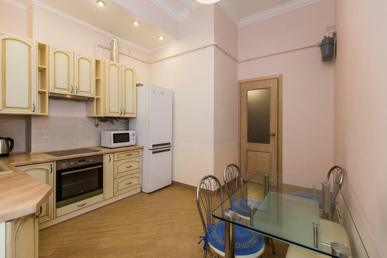 3 Rooms Apartments In The City Centr إلفيف المظهر الخارجي الصورة