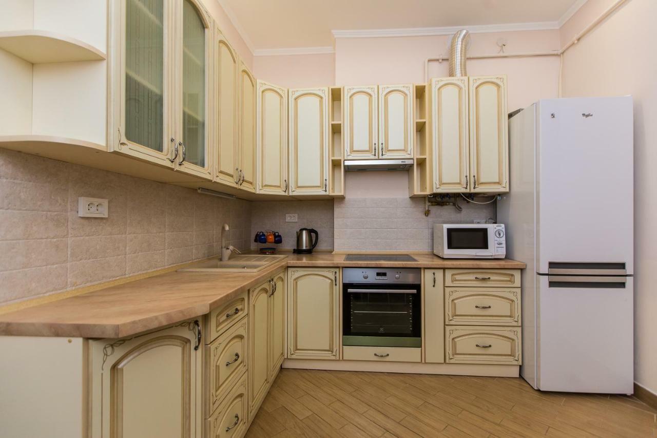 3 Rooms Apartments In The City Centr إلفيف المظهر الخارجي الصورة
