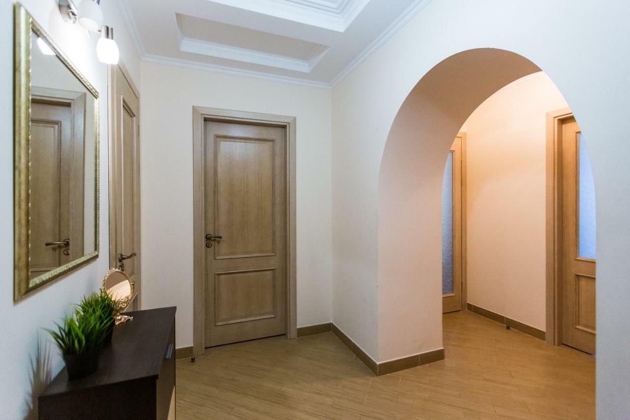3 Rooms Apartments In The City Centr إلفيف المظهر الخارجي الصورة