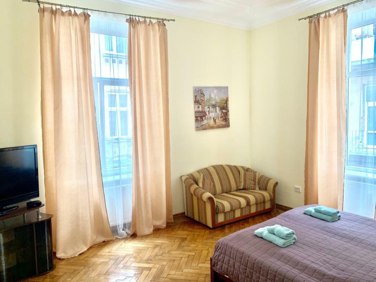 3 Rooms Apartments In The City Centr إلفيف المظهر الخارجي الصورة