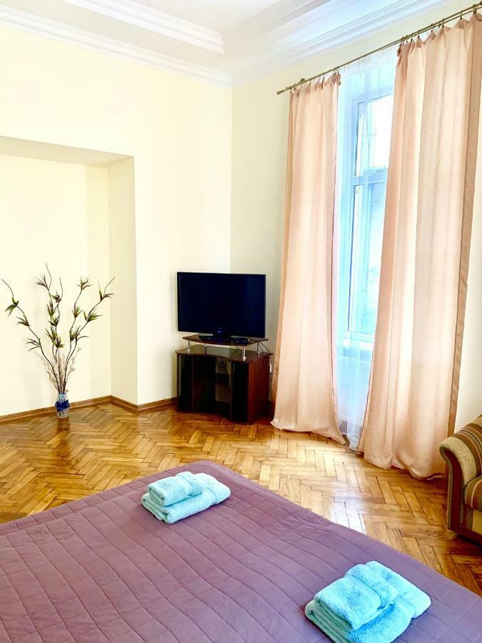3 Rooms Apartments In The City Centr إلفيف المظهر الخارجي الصورة